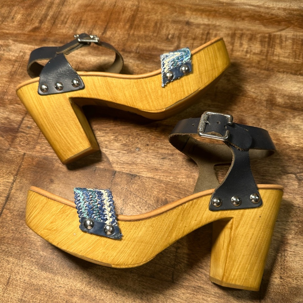 Charles David Italy women’s wood platform sandals navy blue strap clogs size 9.5